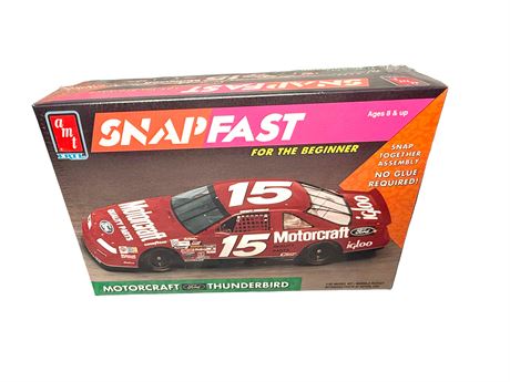 AMT-Ertl Snapfast #15 Motorcraft Ford Thunderbird Model Kit