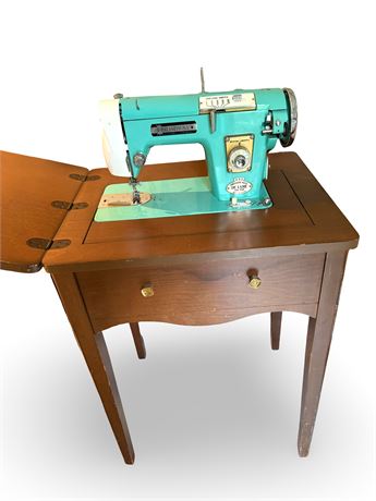 Broadway Deluxe Sewing Machine w/ Stand