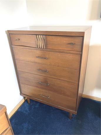 Bassett Mid-Century Chest of Drawers