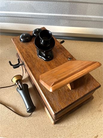 Antique Kellogg Oak Crank Wall Telephone