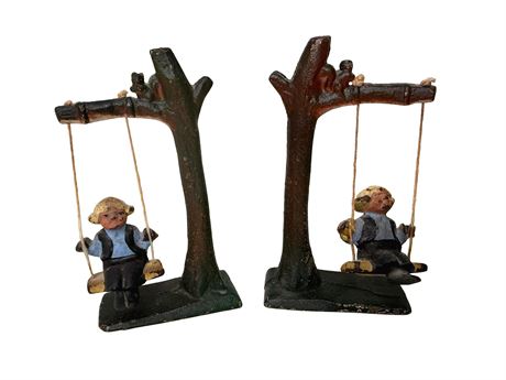 Vintage Cast Iron Swinging Amish Figures