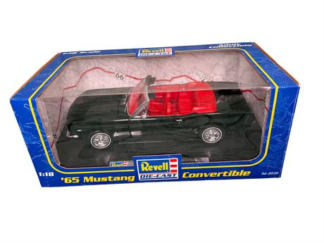 Revell 1965 Ford Mustang Convertible 1:18 Scale Diecast Car