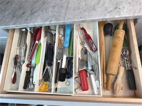 Kitchen Cupboards Lot 4