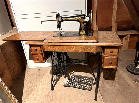 Singer Model 127 Sewing Machine w/ Cabinet