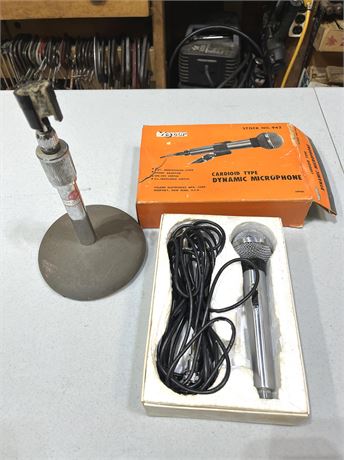 Vecor Microphone and Atlas Sound Stand