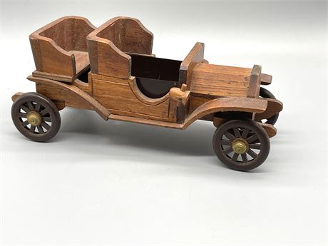 INARCO Wooden Car