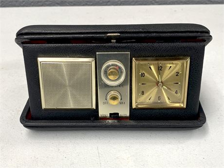Vintage Japan Travel Clock Radio