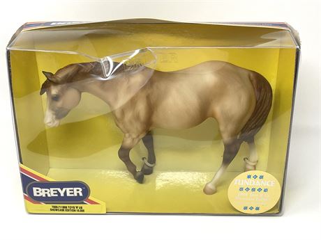 Breyer Toys 'R' Us, Showcase