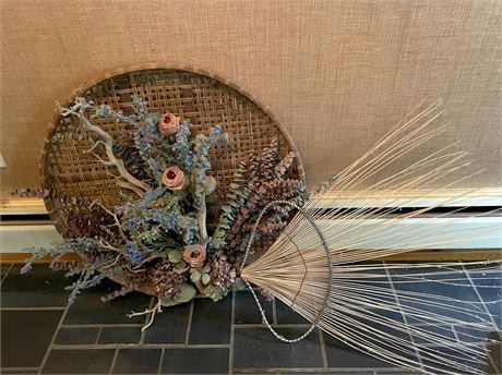 Decoartive Hanging Wall Wreath