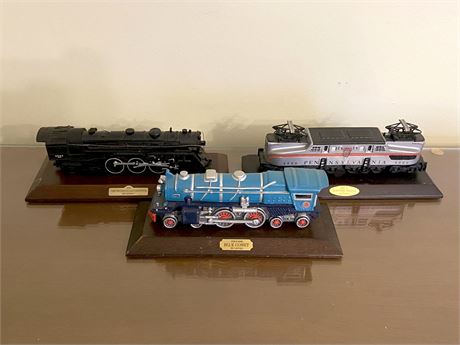 Avon 1992 Lionel Train Static Display Collectibles