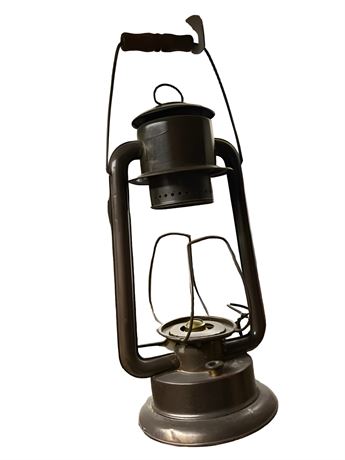 C.T. Ham Mfg. Kerosene Lantern