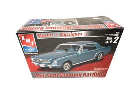 AMT-Ertl 1966 Ford Mustang Hardtop Model Kit