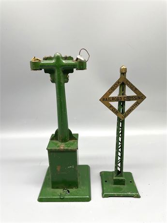 Lionel Light Post and Railroad Crossing