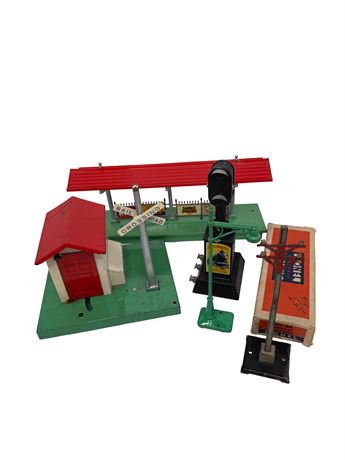 Lionel and Marx O-Gauge Platforms and Accessories