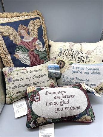 Decorative Pillows Lot 1