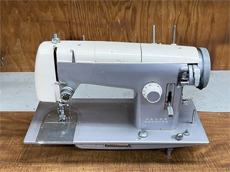 Kenmore Sewing Machine Model 158.573