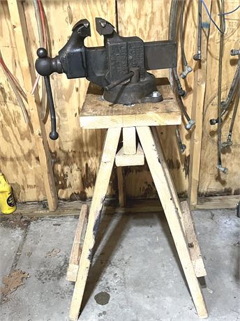 Reed No. 204 Bench Shop Vise 4"