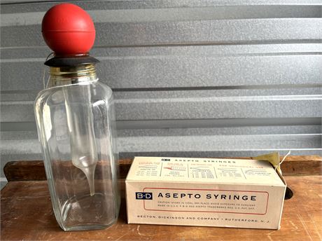 Asepto Syringe w/ Jar (and extra syringe)