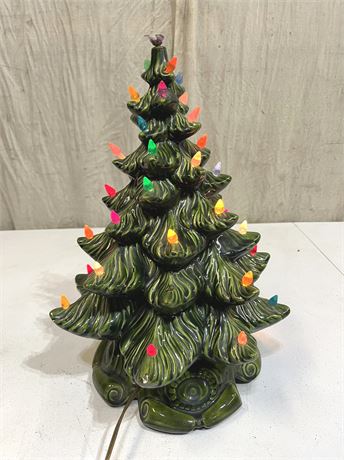 Atlantic Mold 15.5" Tall Ceramic Christmas Tree