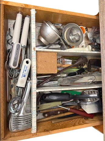 Kitchen Cupboards Lot 3