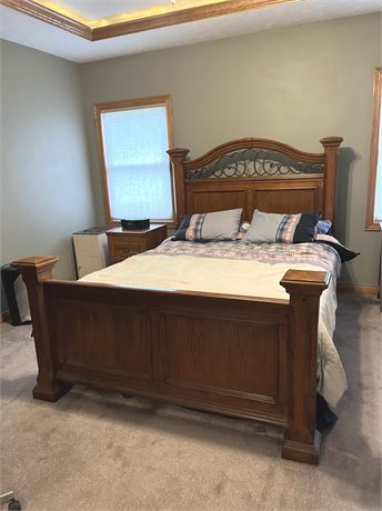 Broyhill Queen Bed