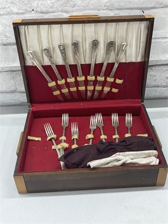Flatware with Chest