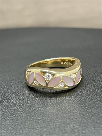 14kt Yellow Gold Mother of Pearl Diamond Ring
