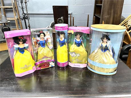 Disney Snow White Figures