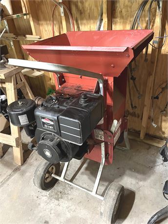 Troy Bilt Tomahawk 8HP Chipper Shredder