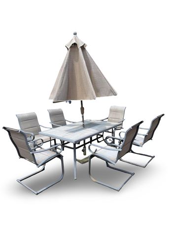 Outdoor Patio Table and Chairs