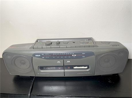 RCA AM/FM Stereo Radio Dual Cassette Boom Box