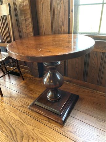 27" Round Solid Wood Table