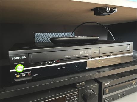 Toshiba DVD/VCR Combo Player