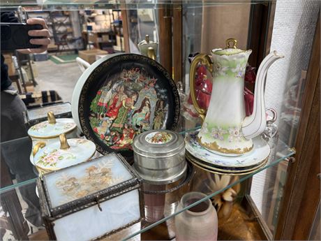 Decorative Shelf Lot