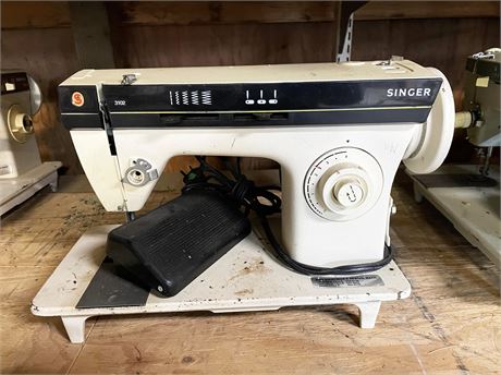 Singer Sewing Machine Model 3102