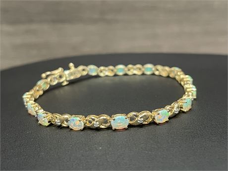 14kt yellow Gold Opal Diamond Bracelet