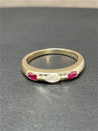 14kt Yellow Gold Diamond Ruby Ring