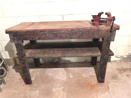 Wood Work Bench w/ Vise