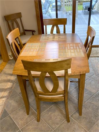 Solid Maple Dining Room Table and Chairs