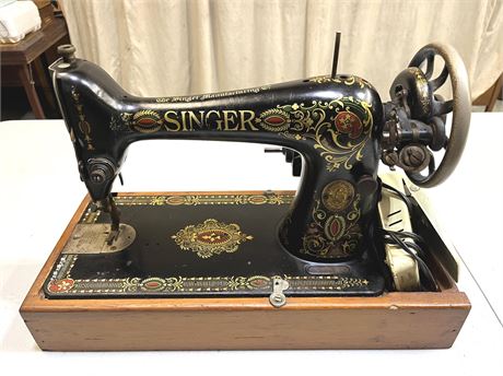 1914 Singer Sewing Machine Model 66