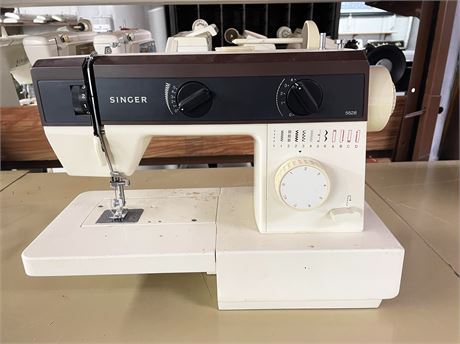 Singer Sewing Machine Model 5528