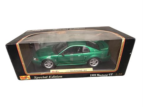 Maisto 1/18 Scale 1999 Ford Mustang GT Diecast Model