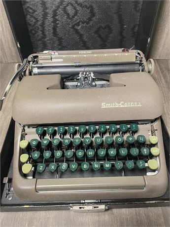 Smith-Corona Manual Typewriter