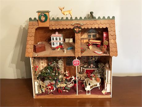 Christmas Doll House