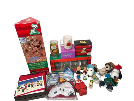 Snoopy Peanuts Collectibles