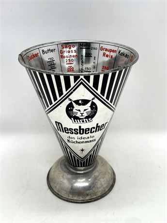 Vintage Mesbecher Measuring Cup