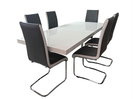 High Gloss Modern Dining Table and Chairs