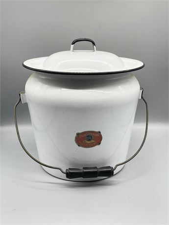 Enameled Pot with Lid and Handle