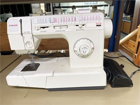 Singer Sewing Machine Model 5050C