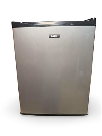 Sanyo 2.4 cu ft Mini Refrigerator